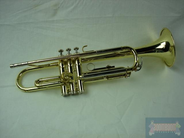 YAMAHA YTR-2320 TRUMPET W/ CASE