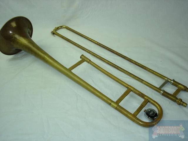 F.E. OLDS AMBASSADOR FULLERTON TROMBONE W/ CASE