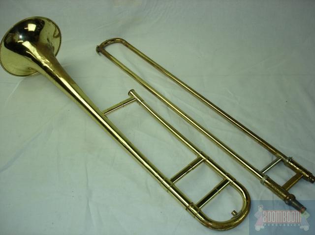 F.E. OLDS AMBASSADOR FULLERTON TROMBONE W/ CASE