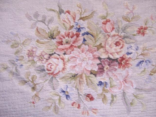New FLORAL Needlepoint HAND EMBROIDERY WOOL Rug FLOWERS