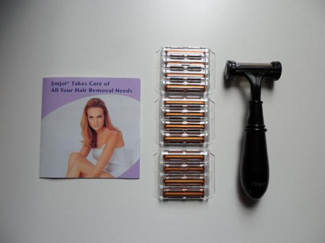 EMJOI LUXURY LADIES RAZOR KIT+ 16 FREE BLADES+1 EXTRA RAZOR  